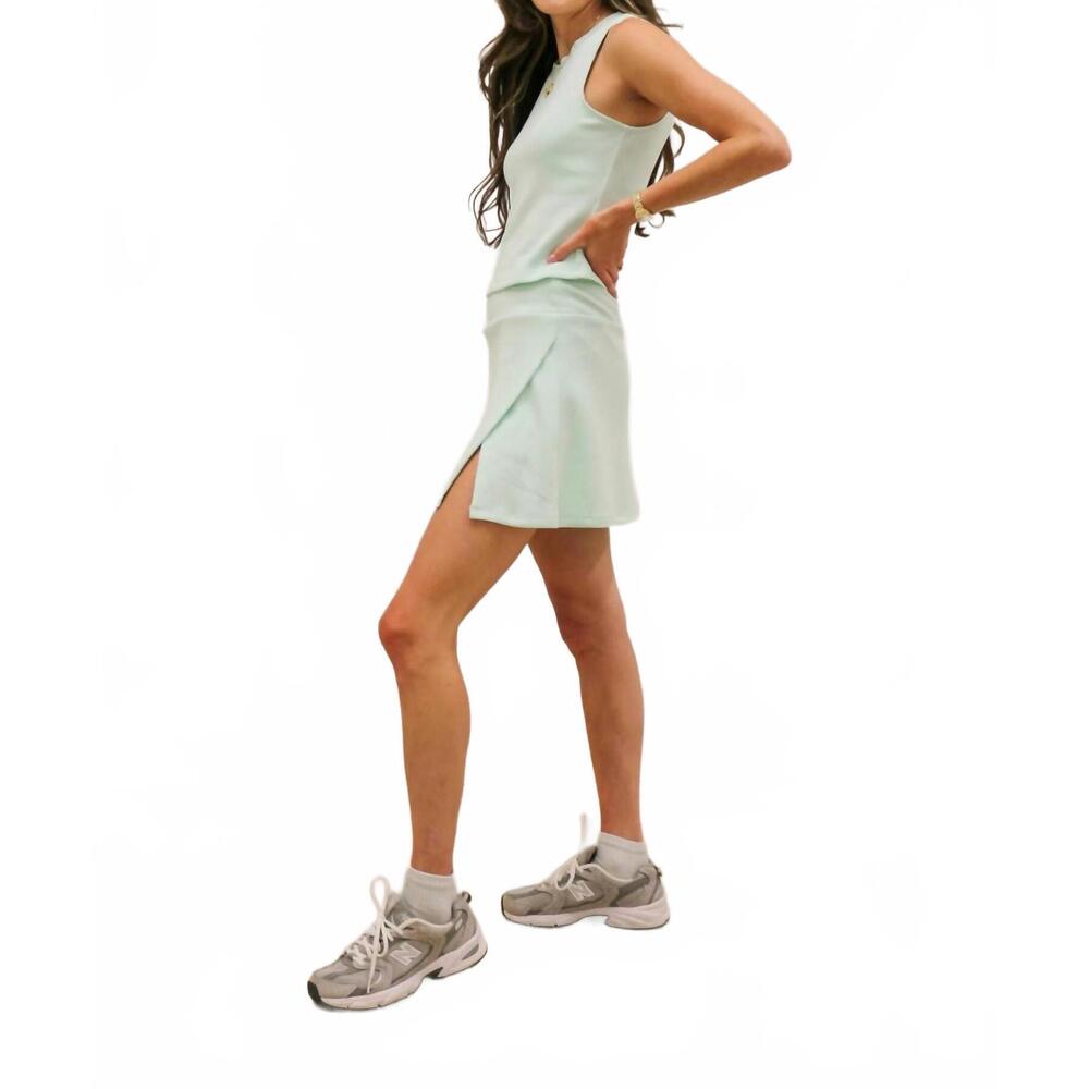 NEW SKIES ARE BLUE soft modal athleisure fitted sleeveless top in ice mint - Picture 3 of 7